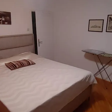 Grandma's Chic Place Apartment *